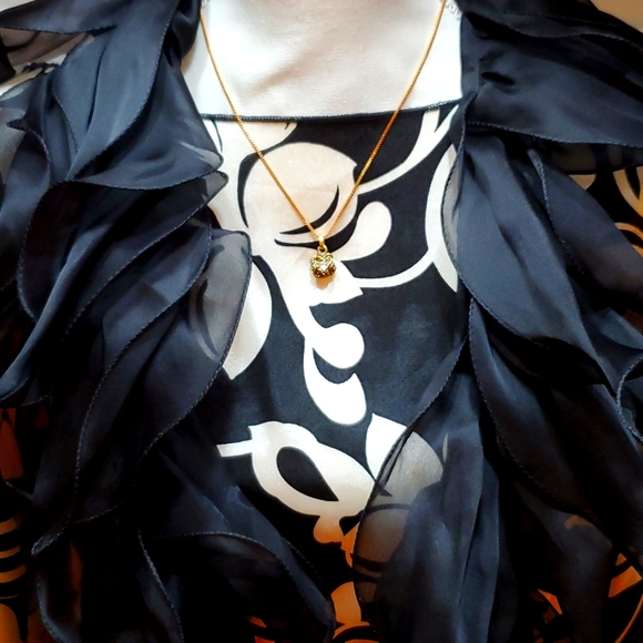 CHANEL Vintage Strass Knot Pendant - Picture 5 of 10